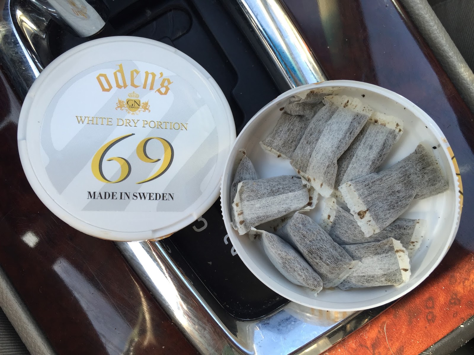 White dry. Odens 69. 69 Мг снюс. Odens White Dry. Снюс Оденс как выглядит.